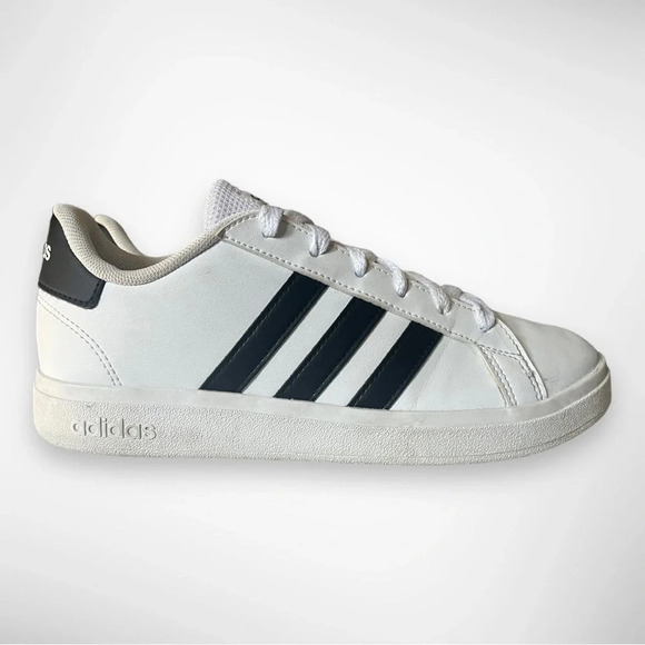 ADIDAS Women's Grand Court 2.0 White And Black Sneakers Size 4 | EUC - Picture 5 of 9
